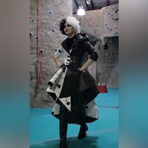 Cruella outfit for Halloween size xs